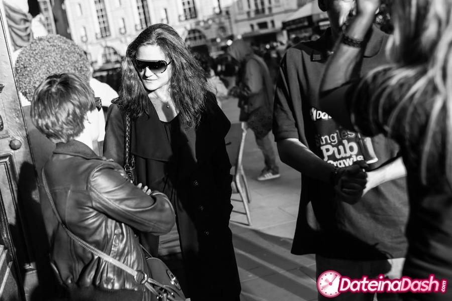 young dating site uk